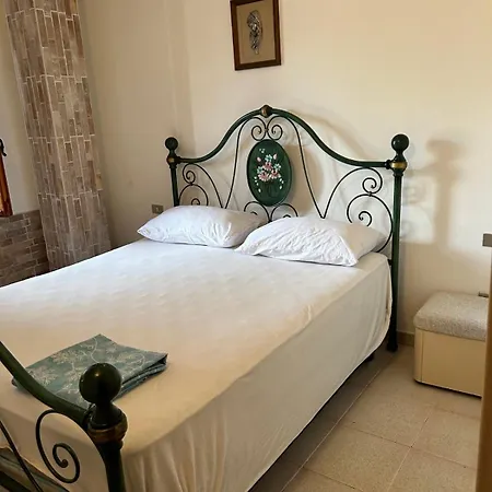 Villaliana شقة *
