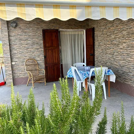 Villaliana شقة *